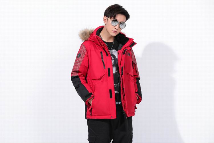 The North Face Men's Outwear 84